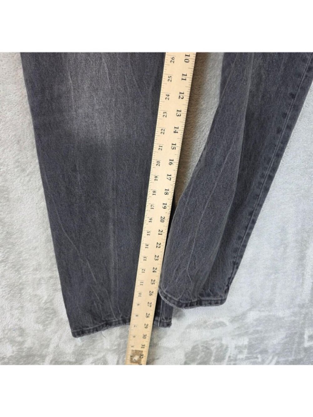 Levis 501 90s Jeans Womens 30 Gray Charcoal Wash Relaxed Straight Button Fly - Picture 10 of 16